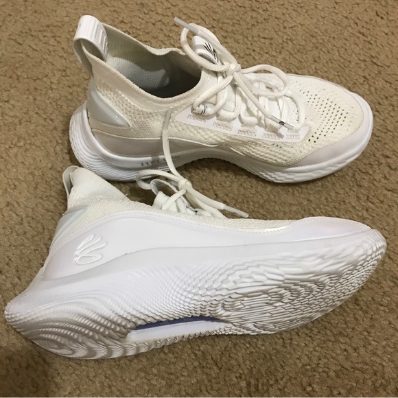 under armor curry flow Size - 5.5 youth white - Picture 4 of 9